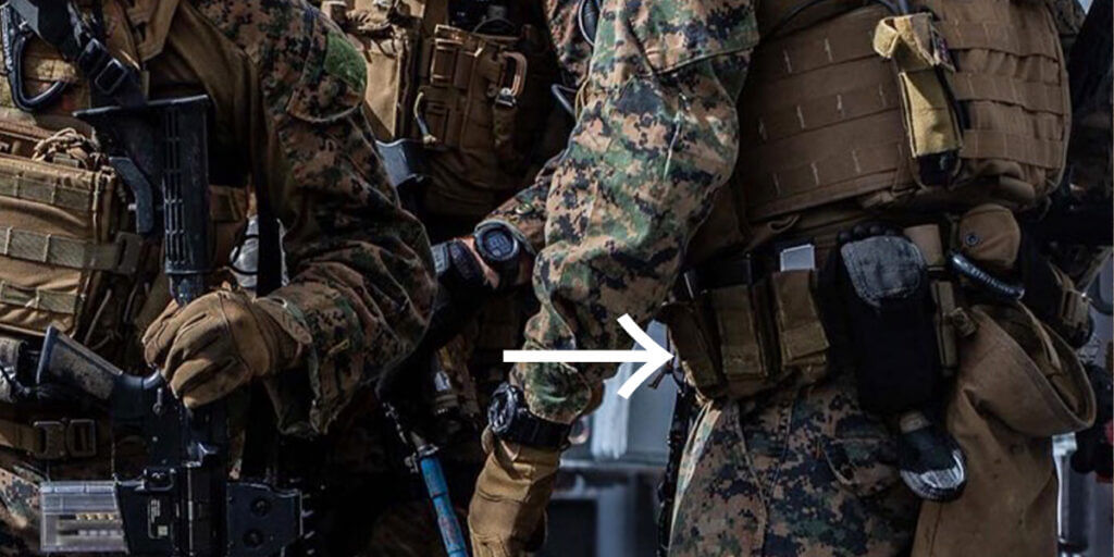 マガジンポーチを使っているアメリカ軍の実例画像